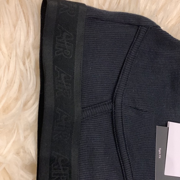 Nike Black Women’s Sports Bra Crop Top Workout Wear Size Medium - Picture 5 of 7